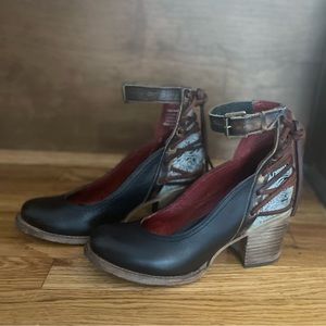 Gorgeous Freebird Raeanne Black Size 7